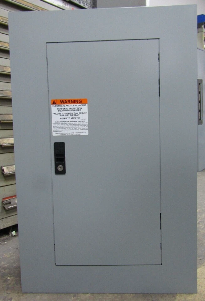 😃 GE 225 AMP MAIN LUG PANELBOARD 208Y/120 VAC 3Ø 18 CIRCUIT AQF3122MTY / AF31S - Image 1 of 4