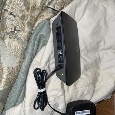 Cisco Linksys SE1500 Ethernet Switch 5 Port 10/100 Fast Plug and Play, Black - Image 1 of 4