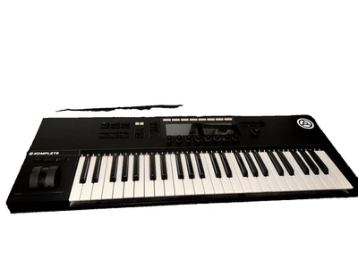 Native Instruments Komplete Kontrol S49 Mk2 – MIDI Keyboard Controller - Image 1 of 4