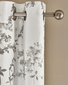 NEXT NEGRO BLANCO OJALES FLORALES CORTINAS OPACAS/TÉRMICAS, W117 caída 182 cm - Imagen 1 de 3