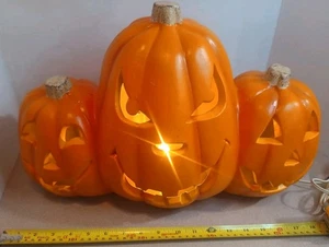 Halloween drei Gesichter beleuchteter Kürbis Jack O Laterne - Bild 1 von 4