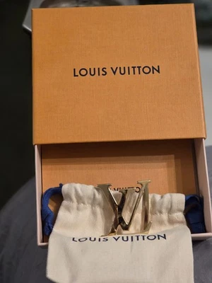Auténtico Louis Vuitton dorado hebilla inicial SOLO Foto 1 de 4