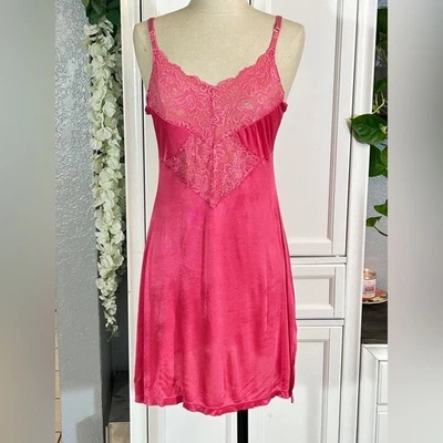 Vestido Mediano Rosa Damisela Sedoso Satén Encaje Noche Sin Mangas Sexy Coqueto Fecha Foto 1 de 4