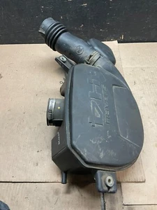 2003 to 2004 Subaru Legacy Wagon 2.5L H4 Air Cleaner M8217 - Picture 1 of 5