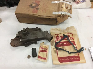 NOS 1959 59 1960 60 Ford Y Block 302 331 Water Pump B9TE-8501-B B9T-8501-B - Bild 1 von 10