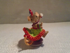 Charming Tails This Girl Just Wants To Have Fun Mouse Figurine 4033016 - Picture 1 of 6