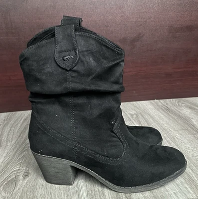 Rocket Dog Women’s Shoe Size 8 Black Faux Suede Western Boots - Image 1 of 4