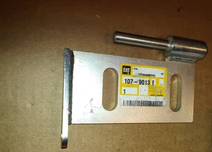 Caterpillar OEM 107-9013 capó lado izquierdo pasador bisagra - Imagen 1 de 6