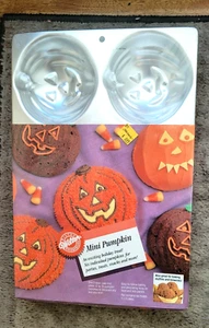 Wilton 6 1989 tradicional mini calabaza Jack O' Lantern cake pan nuevo en paquete - Imagen 1 de 5