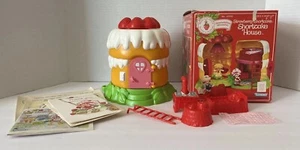 1981 Vintage Kenner Strawberry Shortcake-Shortcake House-Complete With Box - Picture 1 of 22
