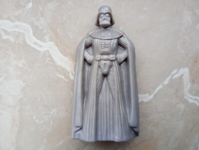 Kelloggs® STAR WARS EPISODE III™ 2002 Schicksalsstatue DARTH VADER 7cm/2,5" - Bild 1 von 4