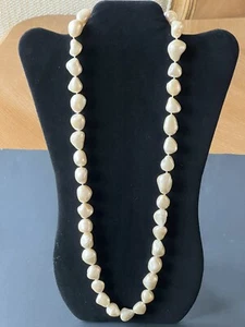 Vintage Baroque Cream Pearls Pull Over 30” Necklace. - Picture 1 of 11