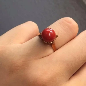 red coral and hallmarked 18ct/18k yellow gold ring,size i - Picture 1 of 8