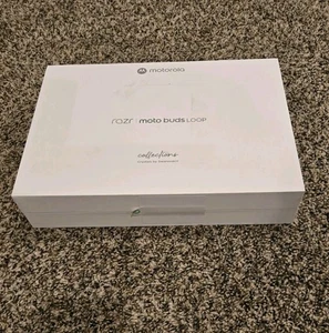 NUOVO telefono Swarovski Edition 2025 Motorola Razr 256 GB con auricolari Moto Buds Loop - Foto 1 di 3