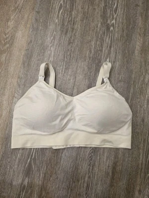 Conjunto de 2 sutiãs de enfermagem Auden M branco sem fio alças ajustáveis levemente acolchoadas - Imagem 1 de 4