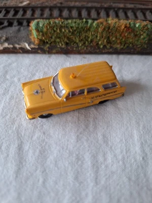 Modellauto 1:87 von Brekina  ADAC  Ford Taunus 17a - Bild 1 von 3