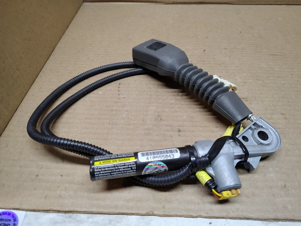 Conjunto receptor cinturón de seguridad pasajero delantero derecho Ford Expedition 2005 33009698 Foto 1 de 4