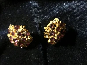 Vintage/Antik Ohrclips goldfarben mit lila Rheinstein 1 fehlender Stein - Bild 1 von 3