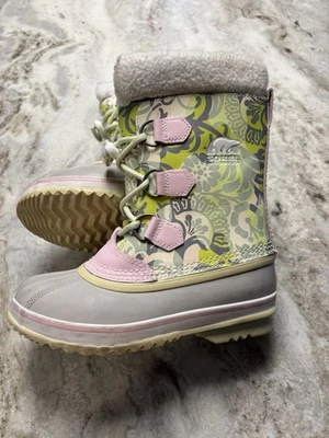 Sorel 粉色 绿色 温暖 冬季 Yoot PAC 雪地靴 花卉 系带 有内衬 青少年 尺寸 2 — 第 1/4 张图片