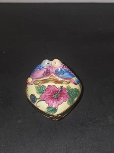 Rare LIMOGES Peint Main Love Birds Heart Trinket Box - Picture 1 of 4