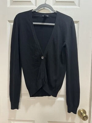 Cárdigan Club Monaco Un Botón Negro Minimalista Acogedor Pequeño Algodón Cachemira Foto 1 de 4