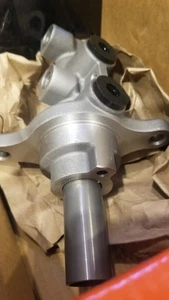 Aluminum Brake Master Cylinder for Hyundai Veloster 2012 2013 2014-2017 L4 1.6L - Picture 1 of 5