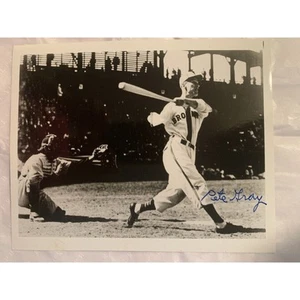 Pete Gray Autographed 8x10 Baseball Photo - Picture 1 of 4