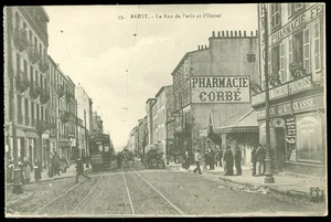 STREET SCENE - BREST, FRANCE POSTCARD - Picture 1 of 1