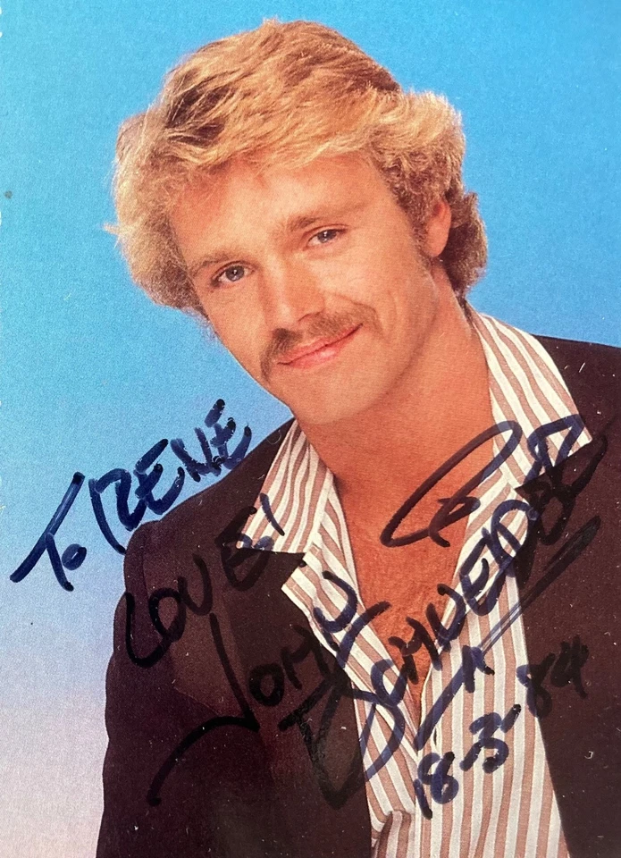 JOHN SCHNEIDER THE DUKES OF HAZZARD 1984 PHOTO AUTOGRAPH Signed POW#99 - Image 1 of 1