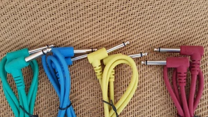 1pcx Right Angle 1/4" Male to Male Connect Effects Pedal Guitar Pro Patch Cable - Imagen 1 de 2