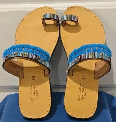 Sandalias para mujer de cuero hechas en Grecia coloridas con correa en el dedo del pie talla tanga - 5,5 nuevas sin etiquetas Foto 1 de 4