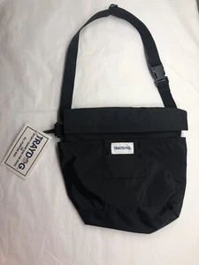 New- Black-Lined Dog Treat Train Multi Pocket BuiltIn Poop Bag Dispenser Hip Bag - Picture 1 of 5