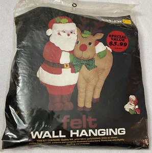 Kit colgante de pared de fieltro Titan Needlecraft Santa Claus y Rodolph 15x19 pulgadas NUEVO - Imagen 1 de 3