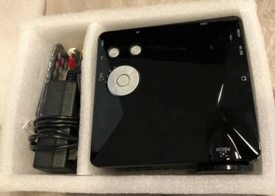 mini projecteur multimedia portable  -Uhappy Black Mini Led projector - Photo 1/4