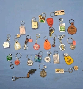 Konvolut 25 Vintage Schlüsselanhänger Werbung und mehr - Bild 1 von 11