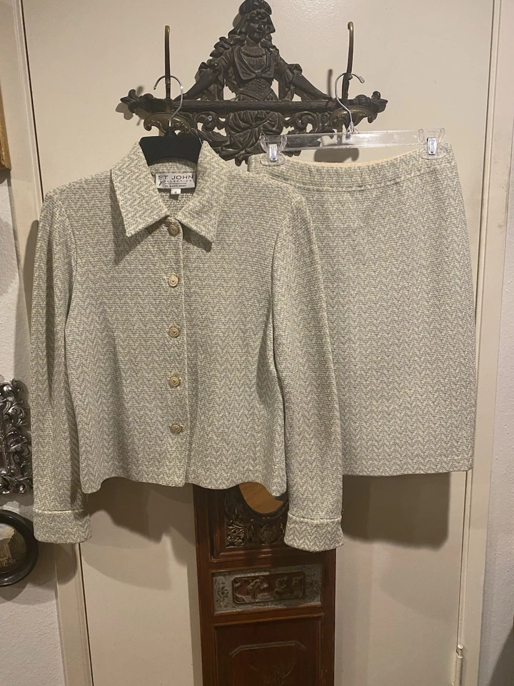 Traje falda verde St John Foto 1 de 4