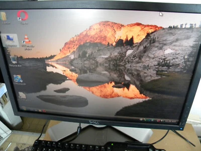 Dell UltraSharp U2410F 24" 1920x1080 LCD Monitor HDMI Composite DP DVI SVGA USB - Image 1 of 4