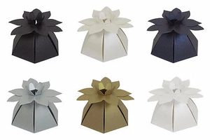 Cajas de favores para boda/fiesta con flores perladas - elige el color - elige la cantidad - Imagen 1 de 7