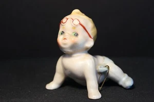Vintage China/Ceramic - Crawling Baby Boy in Blue Diaper W// Pin & Glasses - Photo 1/6