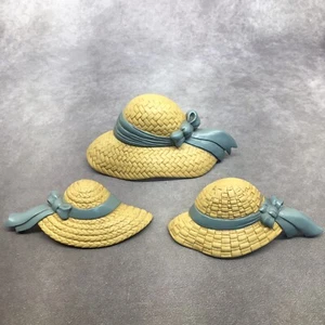 Cappelli "Paglia" Vintage Burwood Plastica con Fiocchi Blu Decorazione da Appendere a Parete Set di 3 - Foto 1 di 16