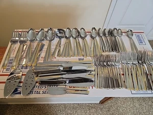 Menge 94-International Stainless ALLIANCE Besteck (Edelstahl, Gold Akzent)  - Bild 1 von 24