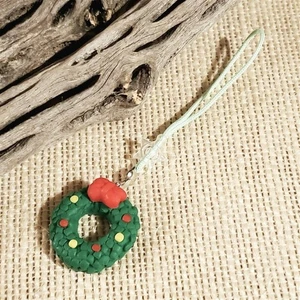 Handcrafted Fimo Clay Wreath with Ornaments Christmas Zipper Pull - Picture 1 of 2