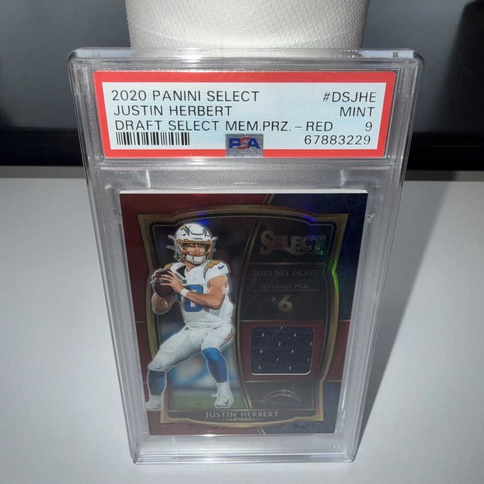 Select Draft Selections Mem 2020. Justin Herbert, Red Prizm RC, #DS-JHE, PSA 9 Foto 1 de 4