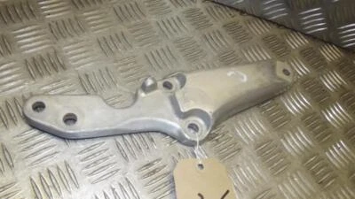 Suzuki GS1100GL GS1100 GL 1981-1982 Right Hand Foot Rest Hanger - Imagem 1 de 4