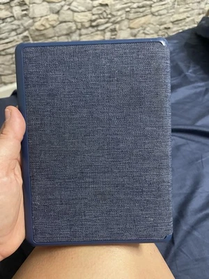 Funda Amazon Kindle Paperwhite (11ª generación), ligera y segura para el agua, Foto 1 de 3