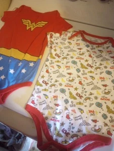 Wonder Woman Baby Bodysuit Set (24mos) - Picture 1 of 4