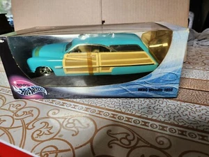 2000 Hot Wheels Merc Woodie 1:18 scale die cast - Picture 1 of 6