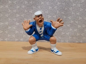 Minifigure 1991 Vintage Mattel L'attacco dei pomodori assassini Igor PVC - Foto 1 di 6