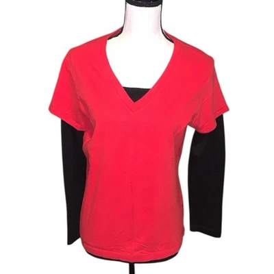 Top para mujer Danskin Now rojo de algodón orgánico con cuello en V y capa base Foto 1 de 4