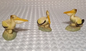 Vintage Pelicans Saint Armands Key Sarasota Seabirds 2" Plastic Figurine Lot 3 - Picture 1 of 7